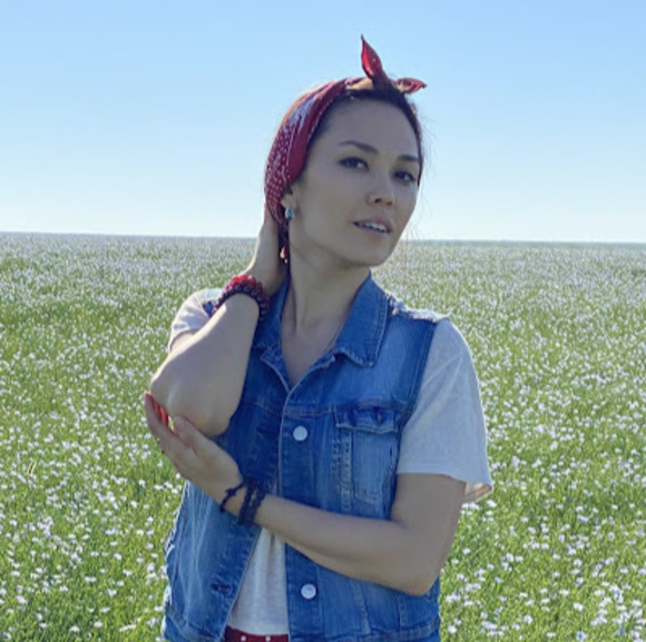 Meet your Posher, Aizhan - Picture 1 of 1